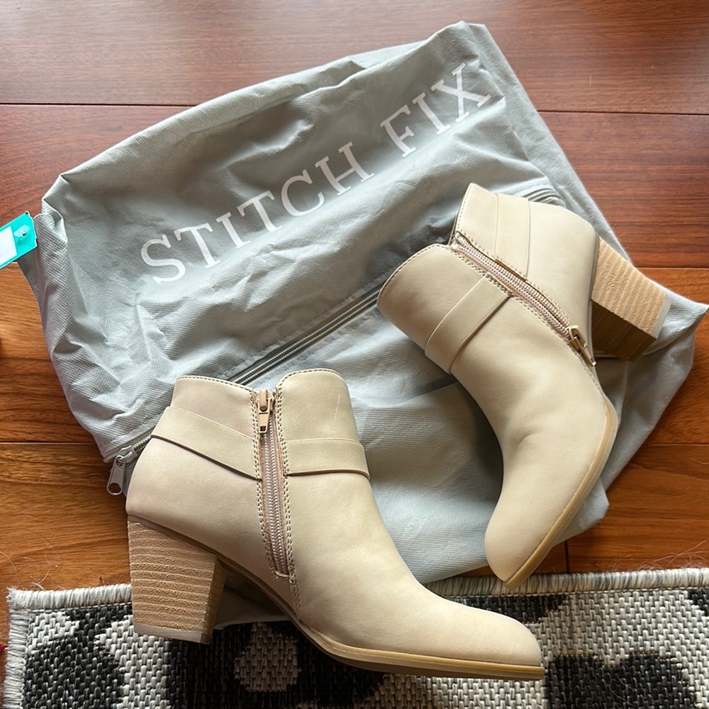 DV by Dolce Vita Cream Ankle Booties with Side Buckle Size 8 NEW!! - Picture 6 of 6